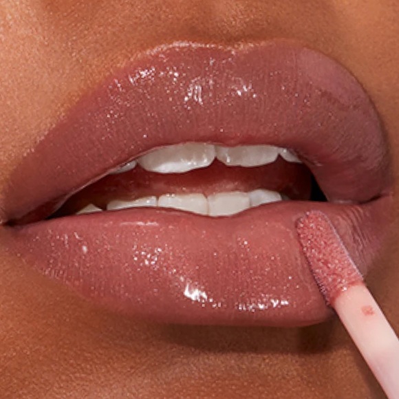 Buxom Full-On Lip Polish Lip Gloss - Picture 15 of 16